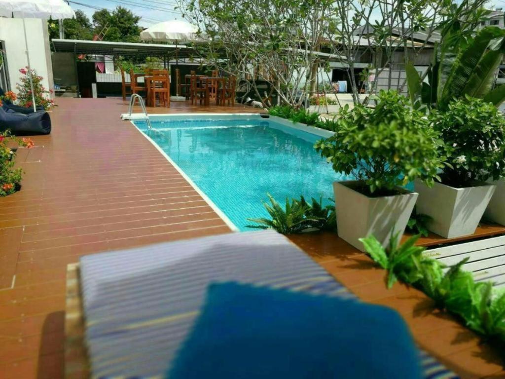 Thousand-Ten Thousand Hotel Bangkok Luaran gambar